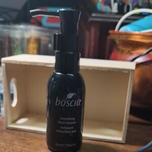 Boscia Detoxifying Black Cleanser - Sleek Black